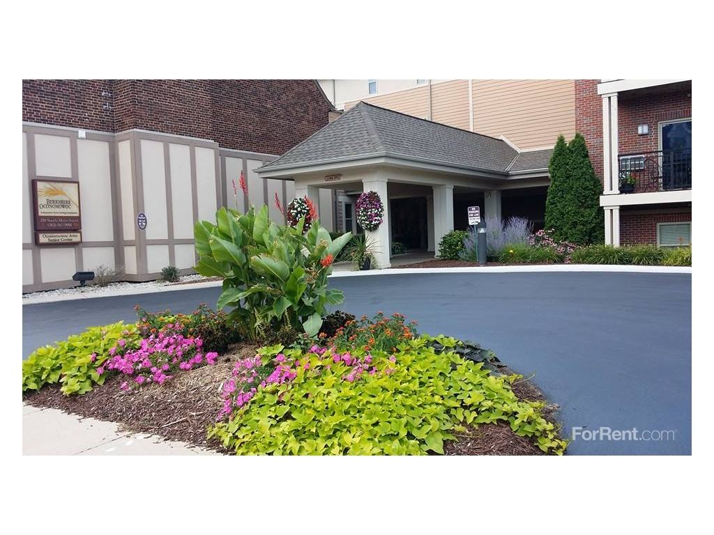 Berkshire Oconomowoc Senior Community Apartments 210 S Main St