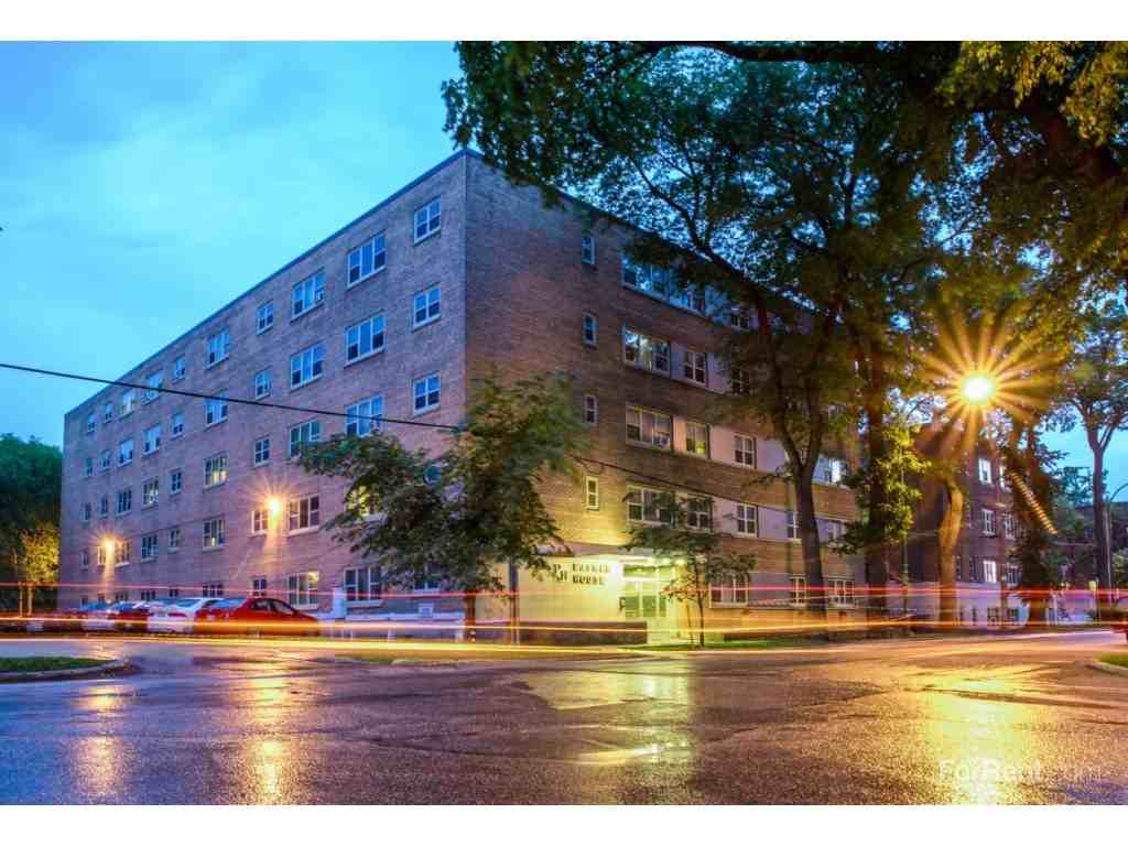 Palmer House, Winnipeg Apartments 372 Assiniboine Ave, Winnipeg, MB