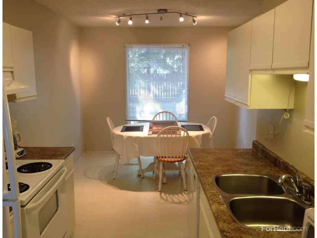 Blue Quill Park Estates Apartments 782 Saddleback Rd NW, Edmonton, AB