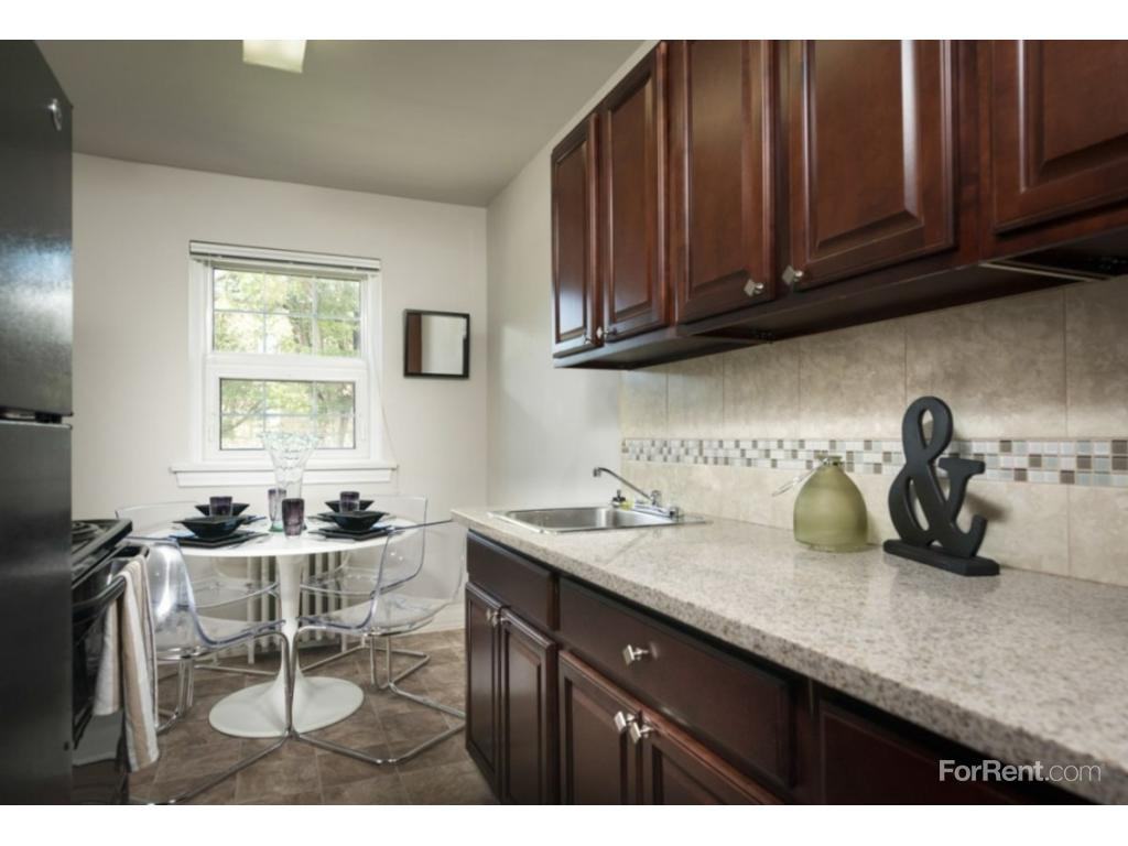 Balmoral Hall Apartments 34 Langside St, Winnipeg, MB R3C 1Z2 Zumper