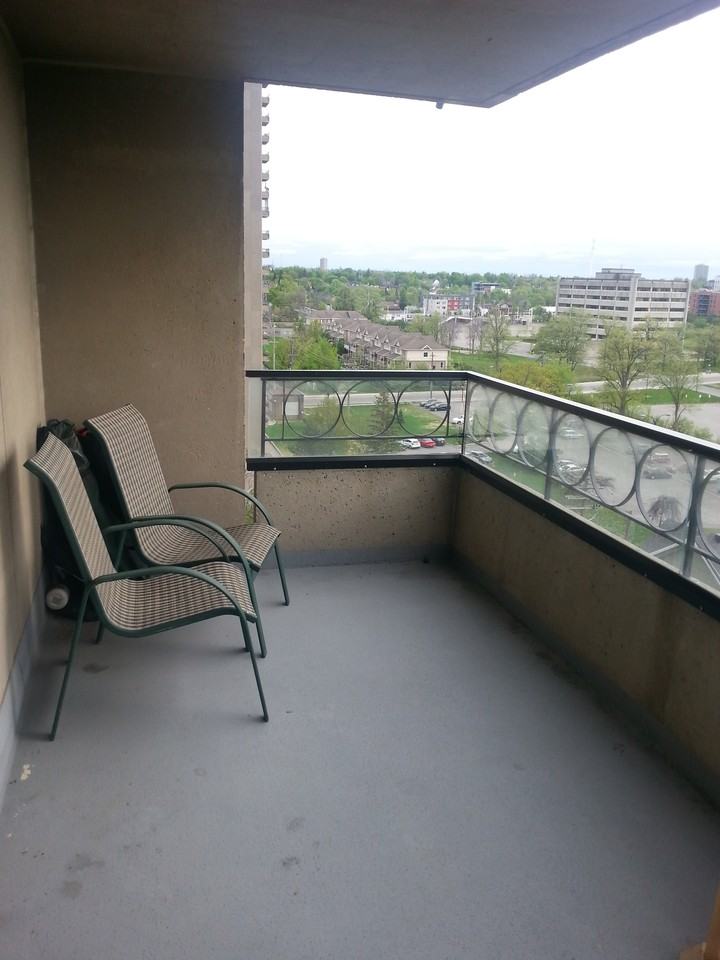 195 Clearview Ave 1021, Ottawa, ON K1Z 1 Bedroom Apartment for 1,023