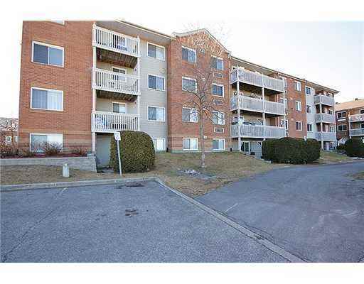 345 Centrum Blvd, Ottawa, ON K1E 3W9 1 Bedroom Apartment for 900/month