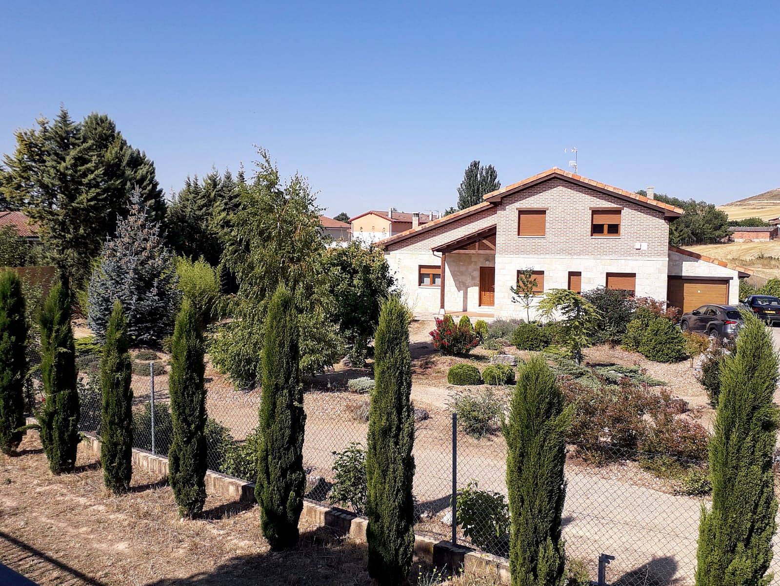 Segovia, apartamento recién inaugurado, con situación privilegiada, cercana al centro y de los monumentos que tan bella hacen a nuestra ciudad. Alquiler vacaciones en Burgos, apartamentos y casas rurales
