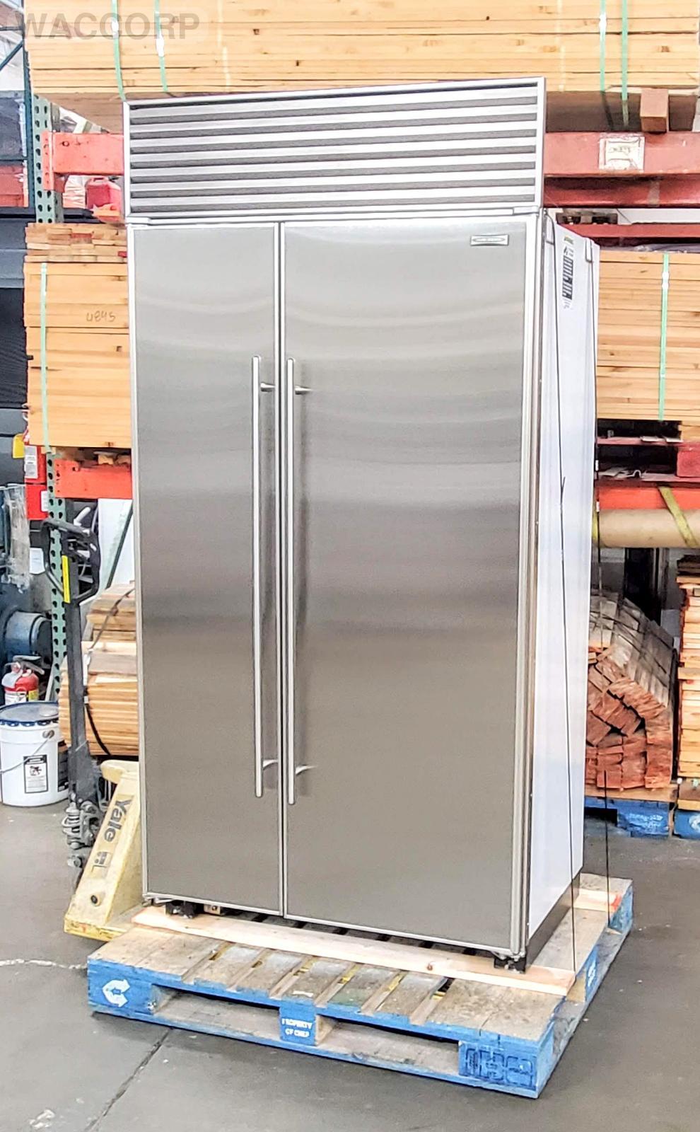 SUBZERO 42" 642/S STAINLESS STEEL REFRIGERATOR w/TUBULAR HANDLES45