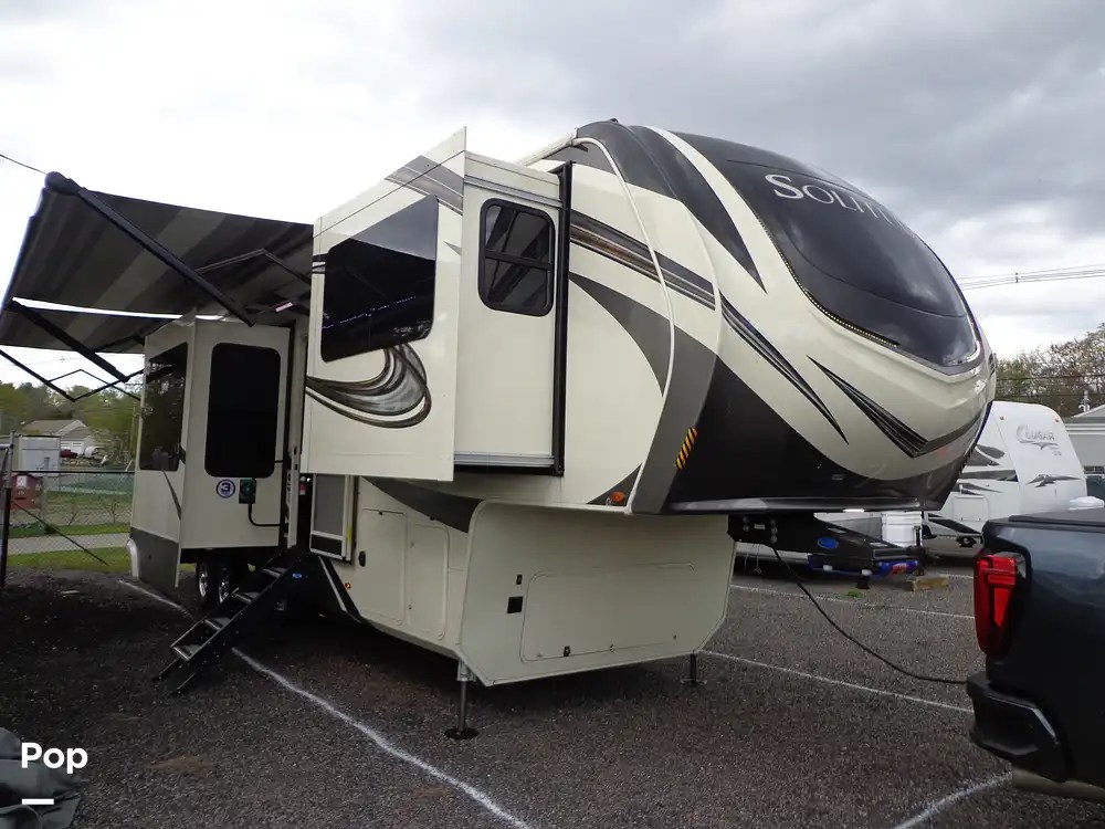 Solitude 380FL RV for sale in Taunton, MA for 104,500 240347 Pop Sells