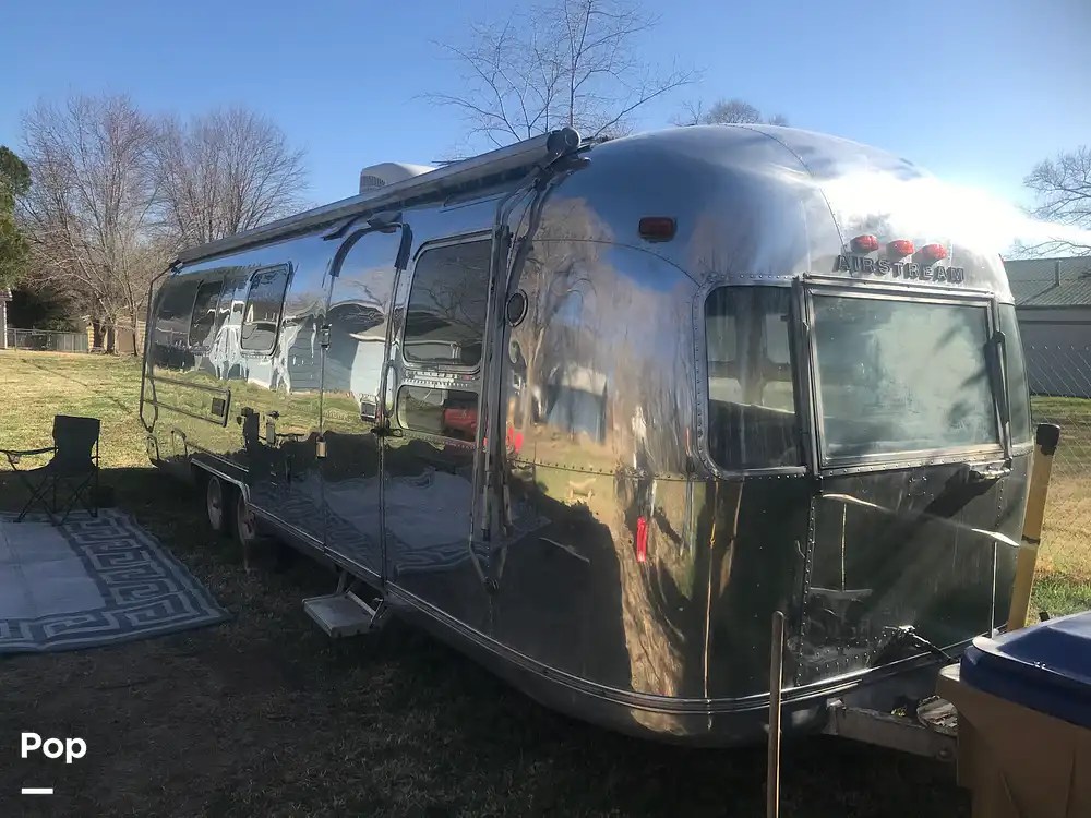 Inactive Sovereign 31 Twin Rear Bath RV in Kechi, KS 269360 Pop Sells