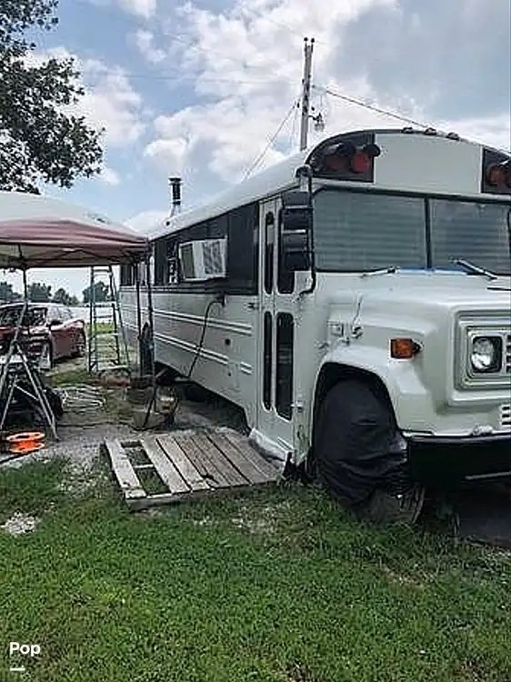Inactive Chevrolet Schoolie RV in Kenosha, WI 298231 Pop Sells