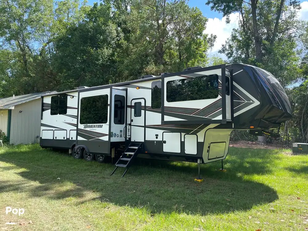 Momentum 376TH RV for sale in Montgomery, TX for 95,000 299560 Pop
