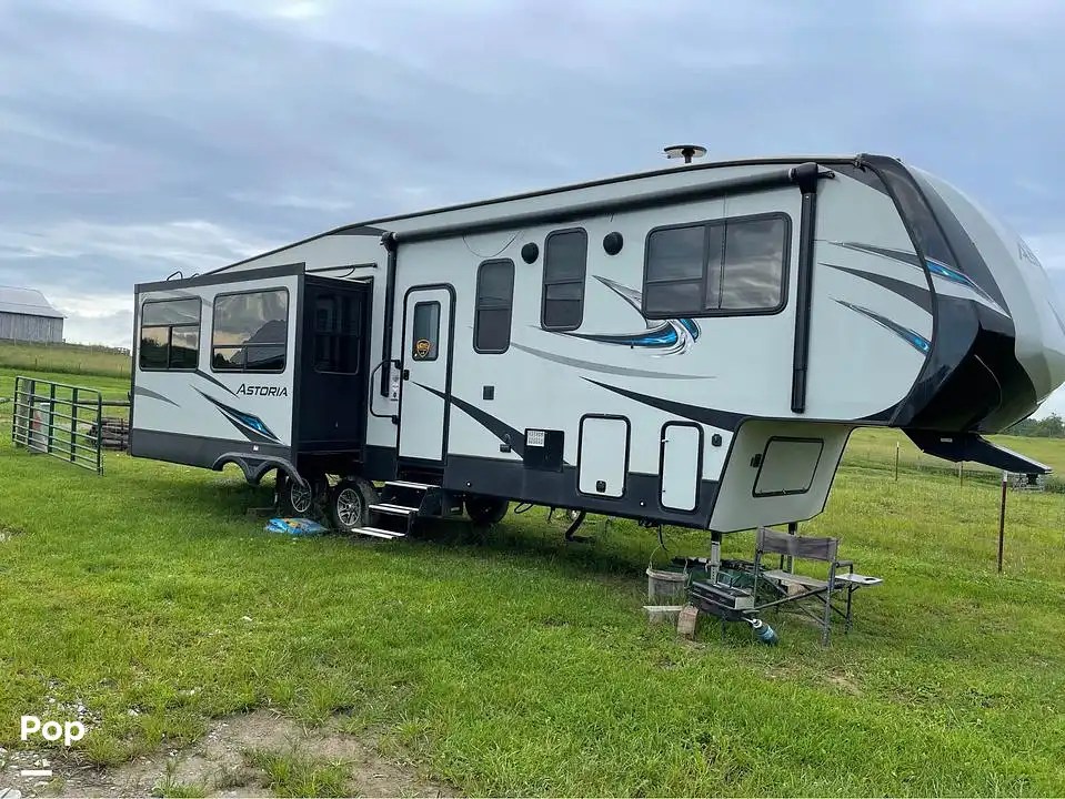Astoria 3273MBF RV for sale in Grimsley, TN for 66,000 305187 Pop