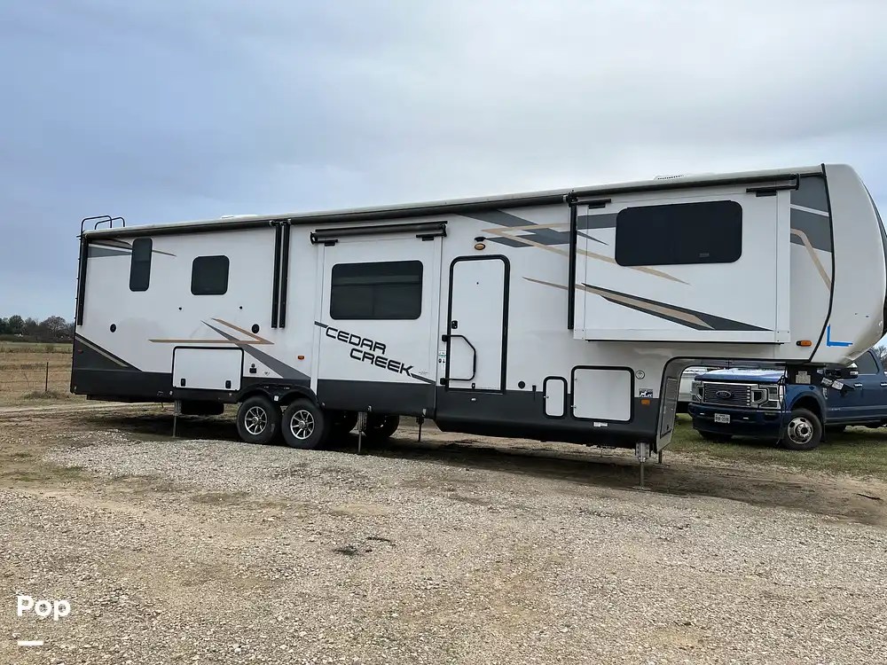 Cedar Creek 371FL RV for sale in Sulphur Springs, TX for 76,100