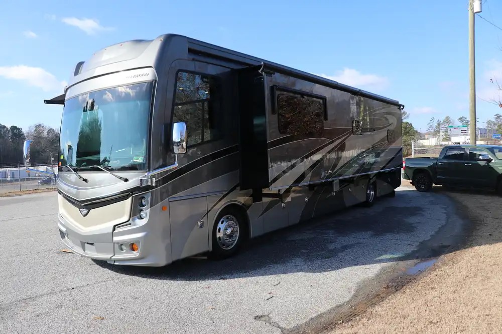 Sold Discovery LXE 40D RV in Buford, GA 319663 Pop Sells