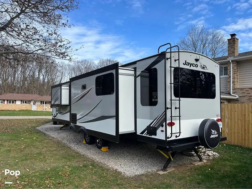White Hawk 32RL RV for sale in Holt, MI for 53,500 323601 Pop Sells