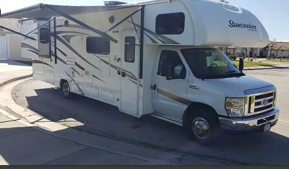 Inactive Sunseeker 3010DS RV in Bakersfield, CA 325398 Pop Sells