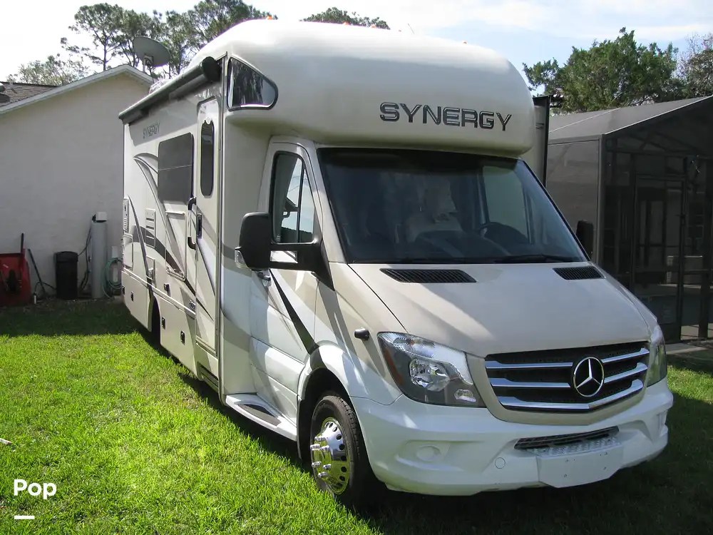 Inactive Synergy 24MB RV in New Smyrna Beach, FL 327072 Pop Sells
