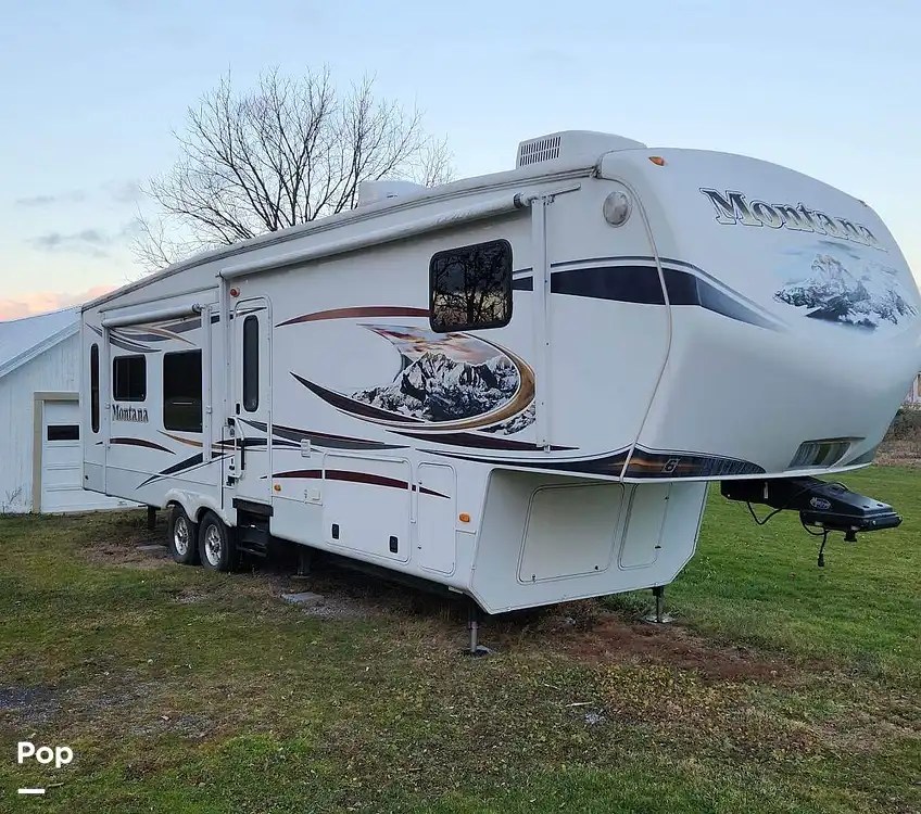 Montana 3400RL RV for sale in Holley, NY for 24,400 333037 Pop Sells