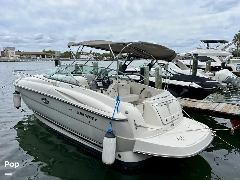 Monterey 250 CR Boat for sale in Miami Beach, FL for 36,000 333885