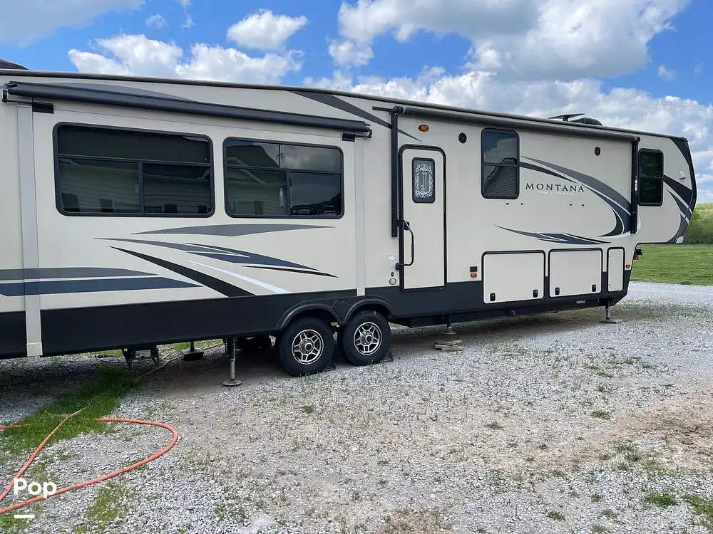 Montana High Country 385BR RV for sale in Pulaski, TN for 62,200 334803