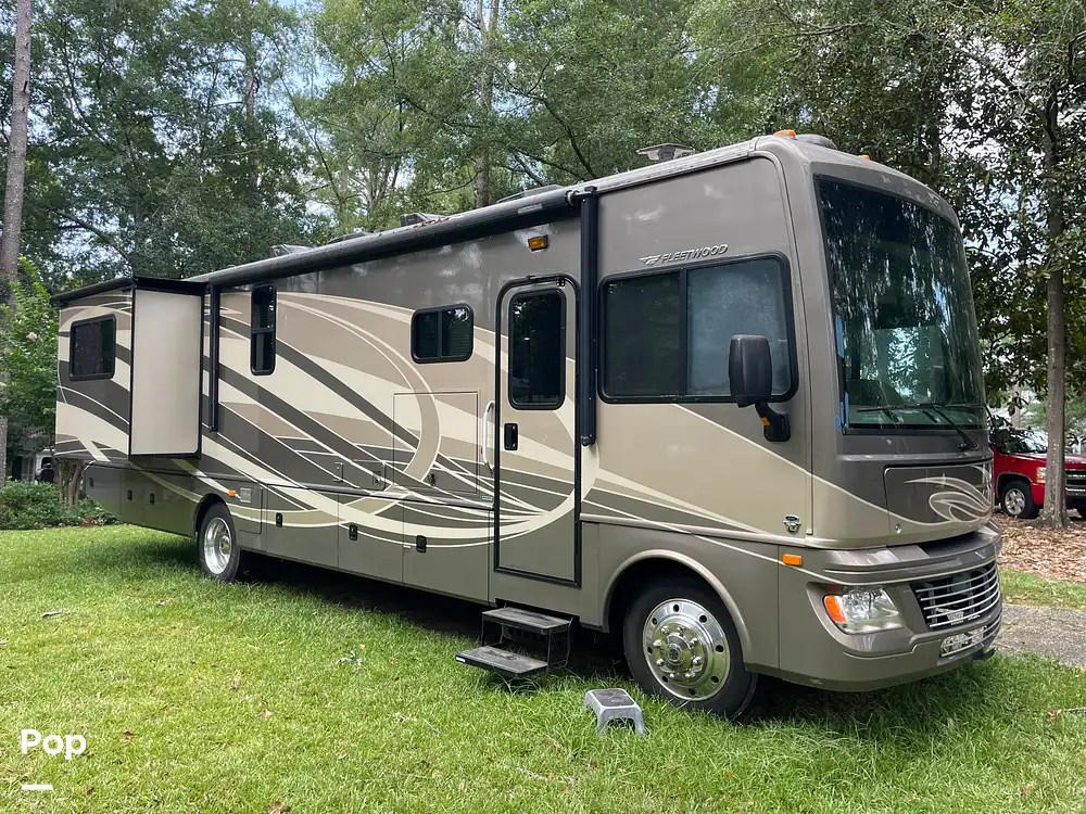 Bounder 35K RV for sale in Macon, GA for 74,000 335548 Pop Sells