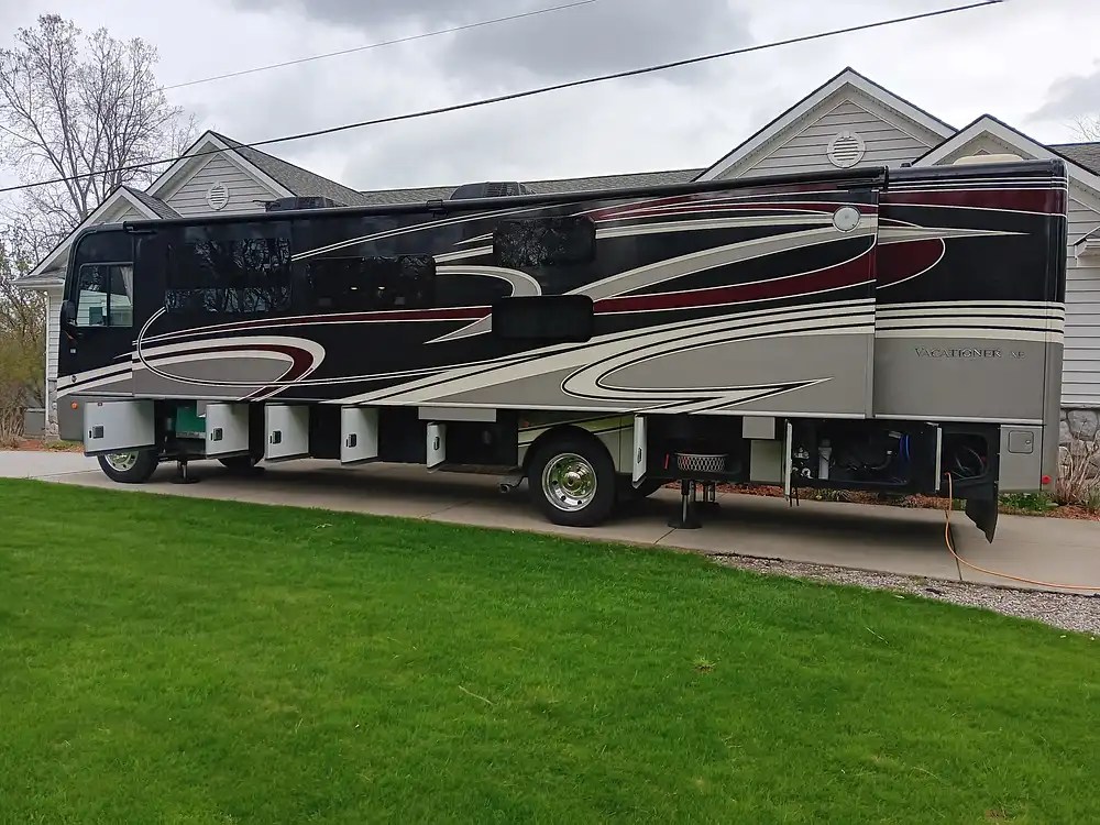 Sold Vacationer XE 36F RV in Holly, MI 335902 Pop Sells