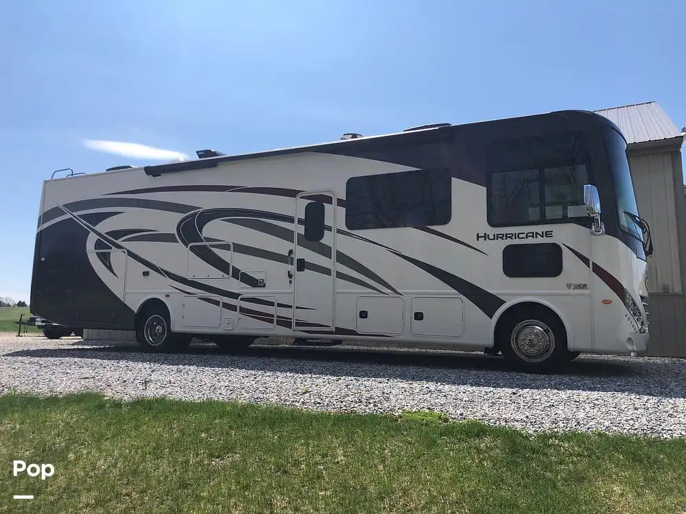 Inactive Hurricane 34J RV in Dillsburg, PA 338419 Pop Sells