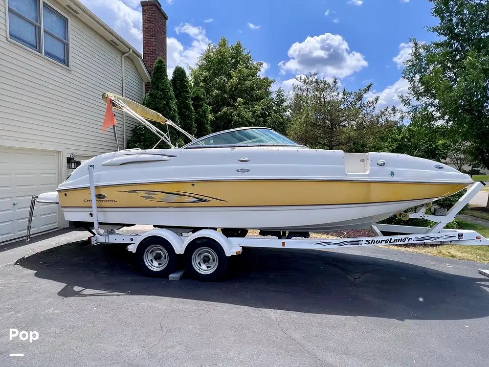 Chaparral Sunesta 254DB Boat for sale in Crystal Lake, IL for 24,995