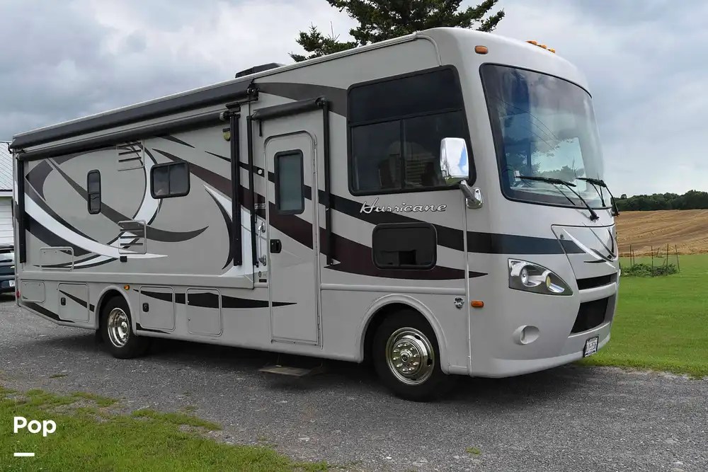 Hurricane 27k RV for sale in Copenhagen, NY for 48,000 341118 Pop