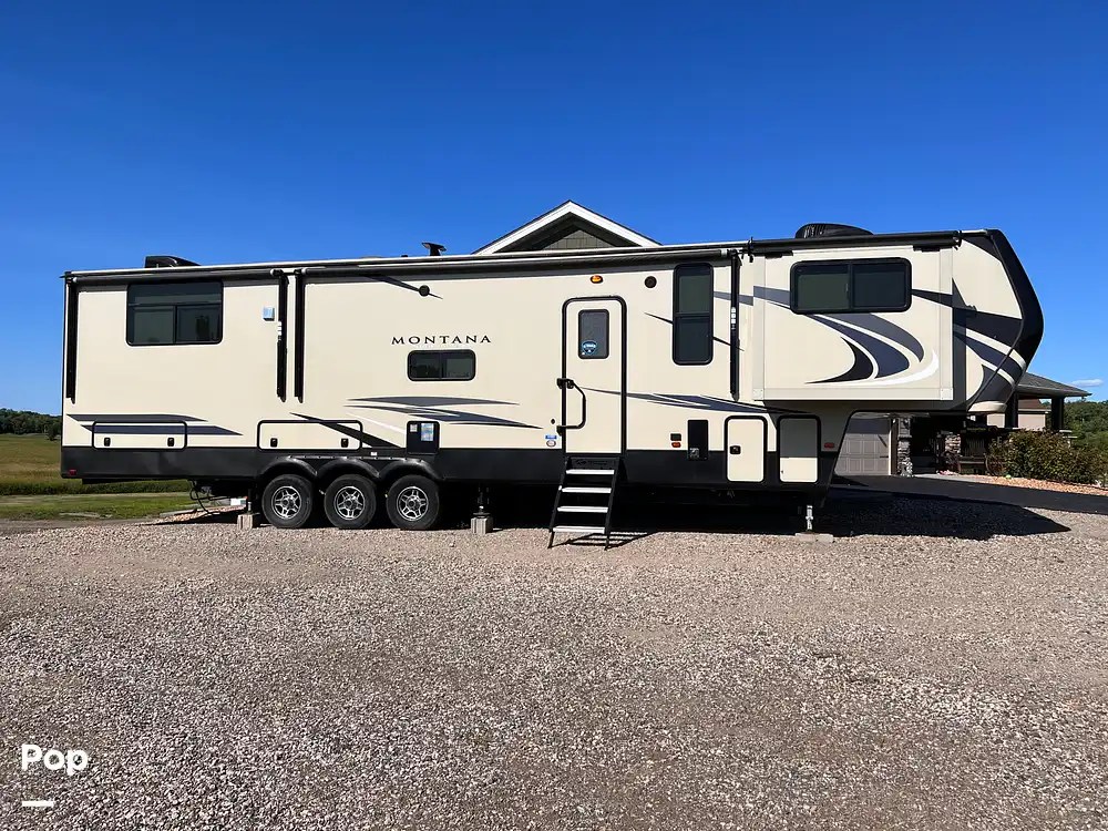 Montana High Country 381TH RV for sale in Nowthen, MN for 61,700