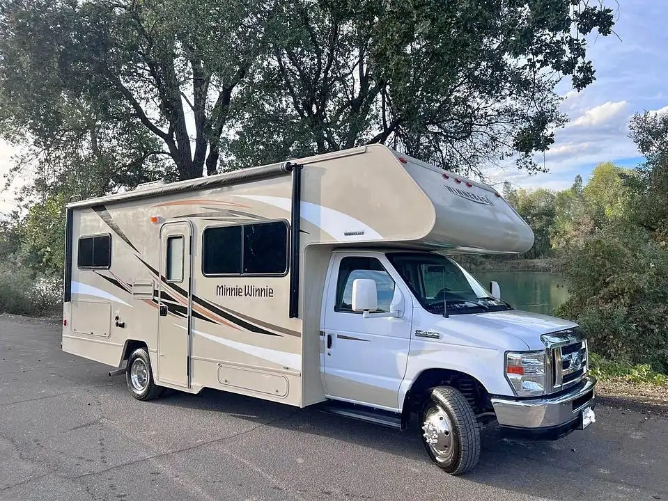Inactive Minnie Winnie 25b RV in Redding, CA 344043 Pop Sells