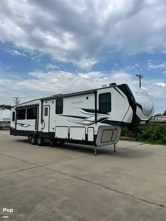 Montana High Country 385BR RV for sale in Visalia, CA for 72,300 344773