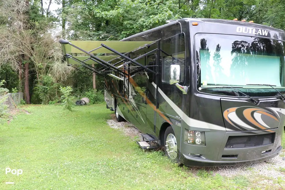 Outlaw 37BG RV for sale in Stockbridge, GA for 109,900 345606 Pop