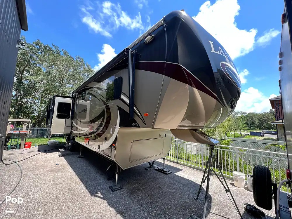Landmark Savannah RV for sale in Palm Harbor, FL for 47,250 348191