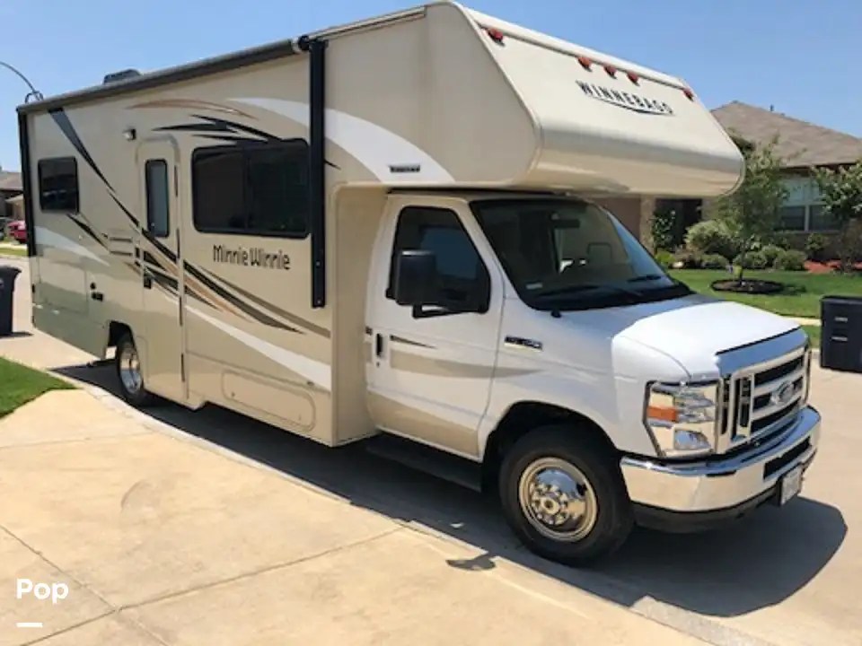 Minnie Winnie 25B RV for sale in Saginaw, TX for 66,700 353045 Pop