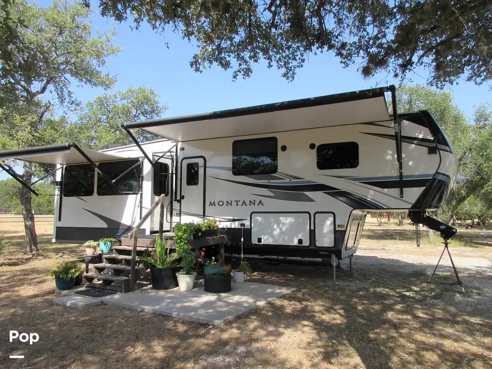 Montana 3231CK RV for sale in Victoria, TX for 66,000 353179 Pop Sells