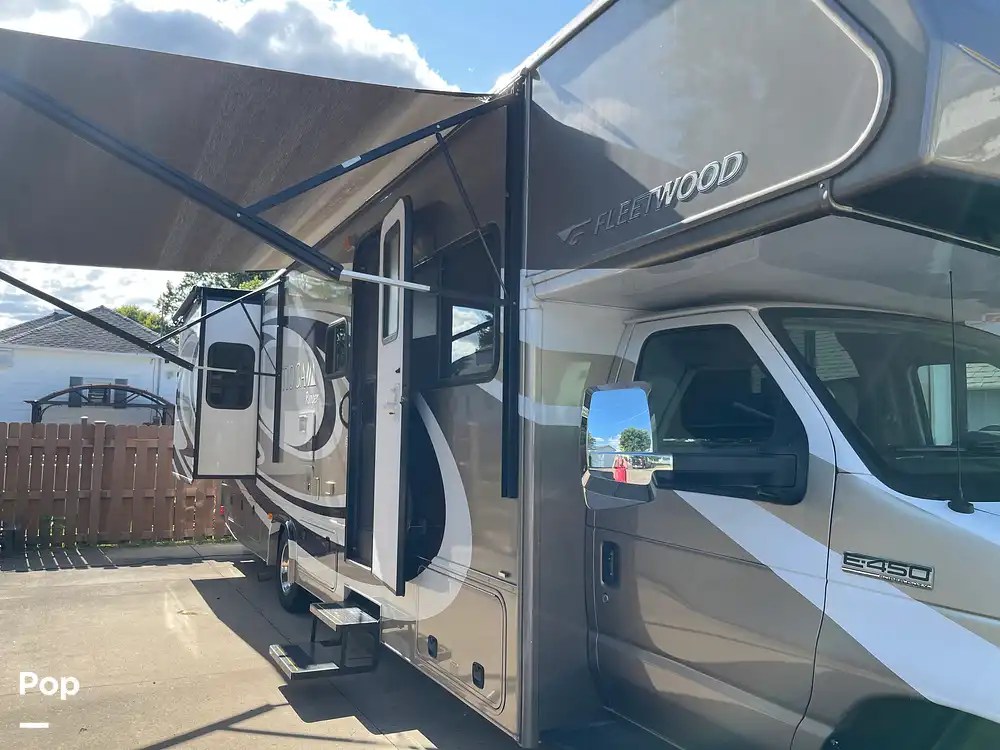 Tioga Ranger 31M RV for sale in Tomah, WI for 68,900 356279 Pop Sells