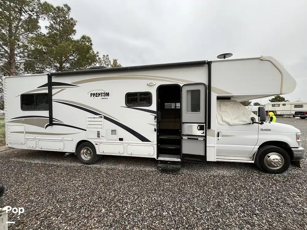 Phantom 31P RV for sale in Pahrump, NV for 73,000 359006 Pop Sells
