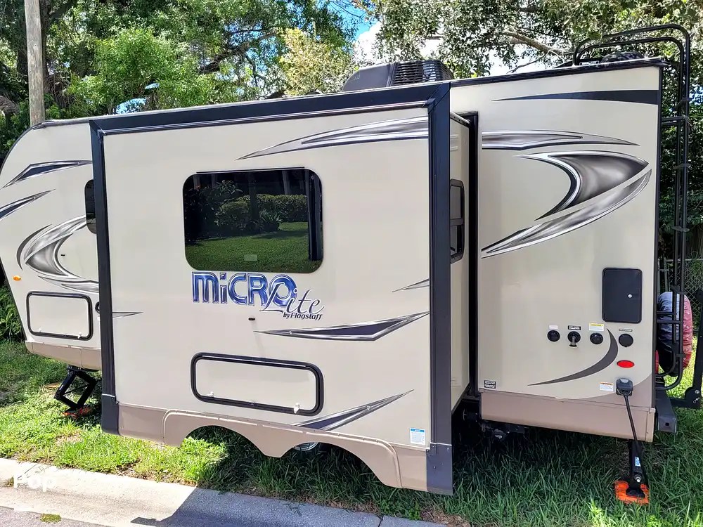 Micro Lite 21DS RV for sale in Pinellas Park, FL for 19,750 361752
