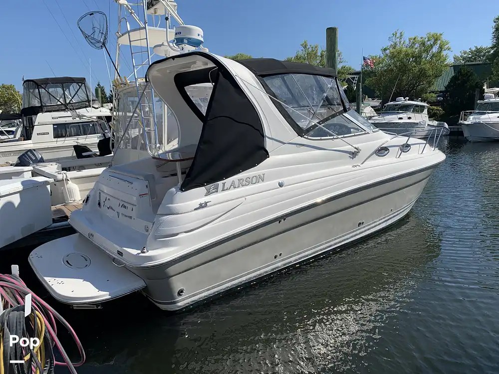 Sold Larson cabrio 260 Boat in Westbrook, CT 371861 Pop Sells