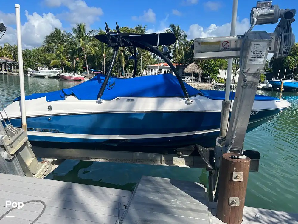 Regal 2000 ES Boat for sale in Miami Beach, FL for 30,000 372309
