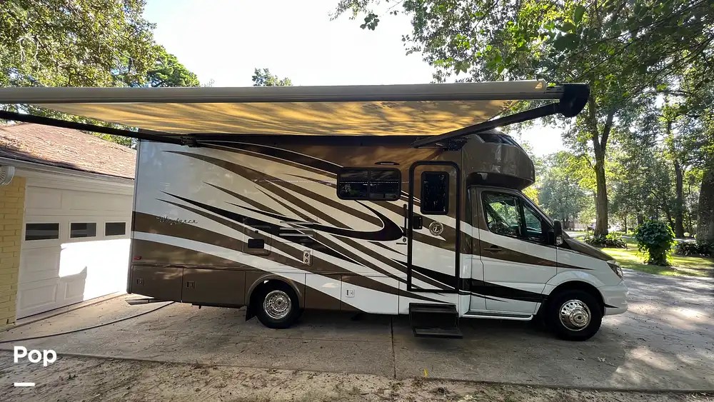 Inactive Wayfarer 24FW RV in Kingwood, TX 373169 Pop Sells