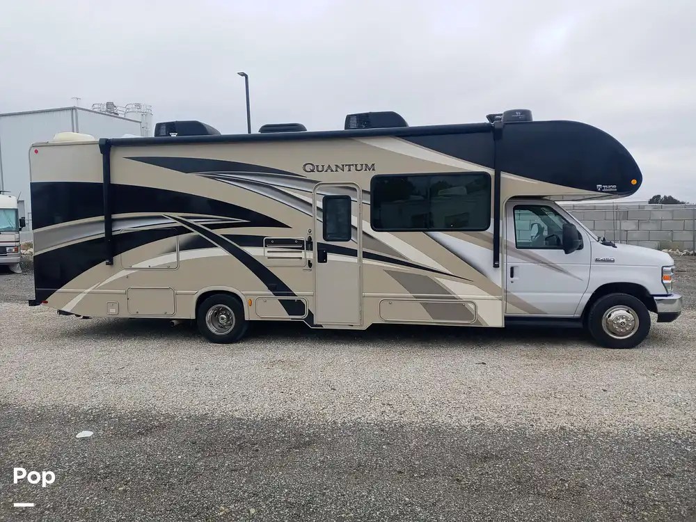 Quantum KW29 RV for sale in Wentzville, MO for 88,300 383178 Pop Sells