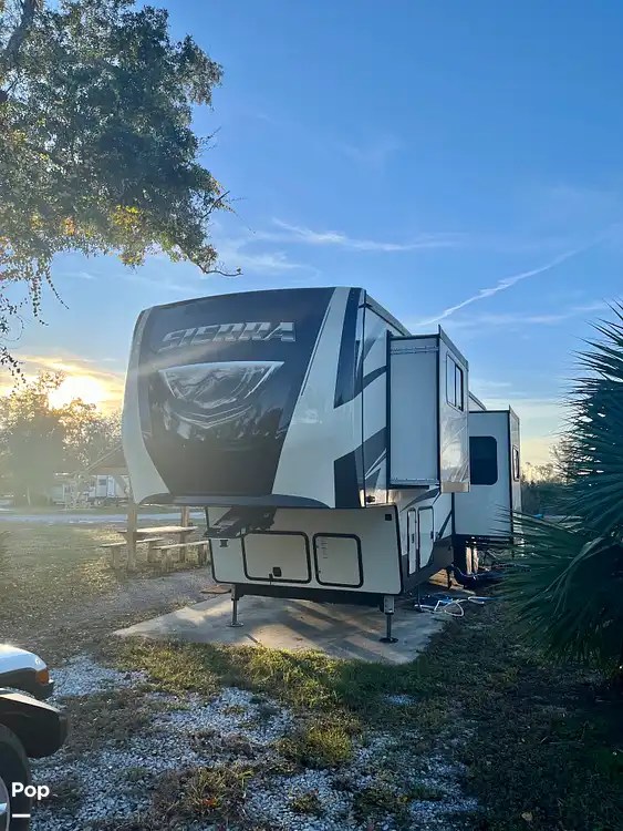 Forest River SIERRA 38FKOK RV for sale in Tyndall Afb, FL for 59,000