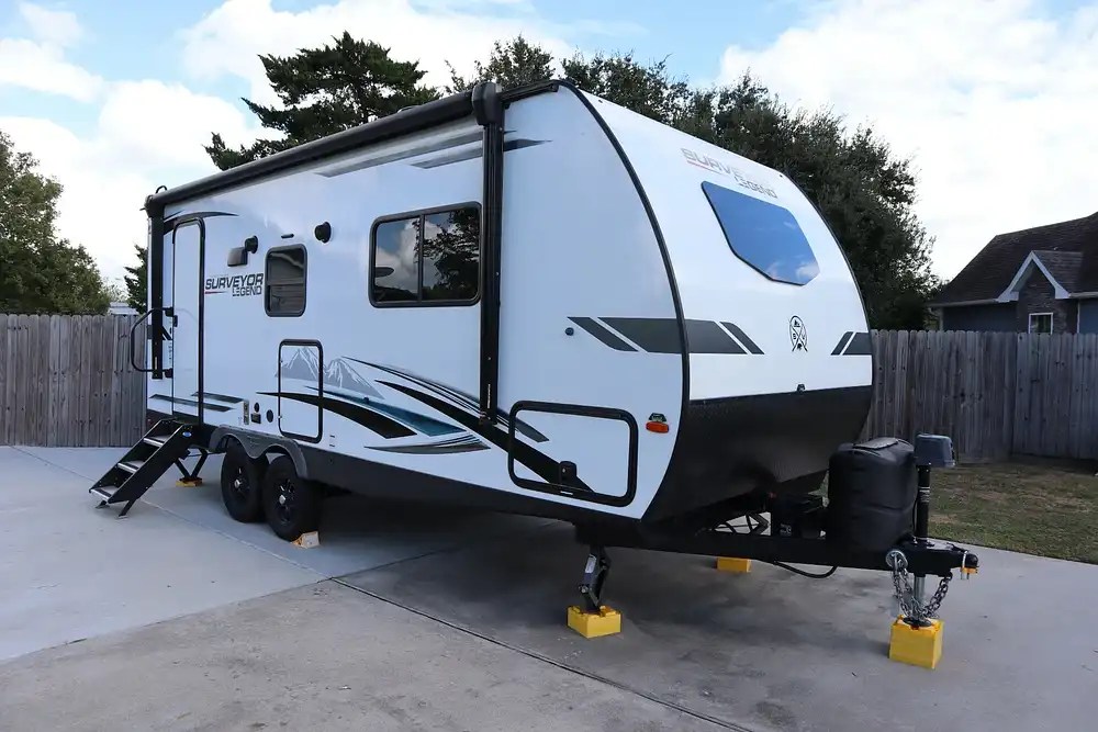 Surveyor LEGEND Series 202RBLE RV for sale in Santa Fe, TX for 35,000