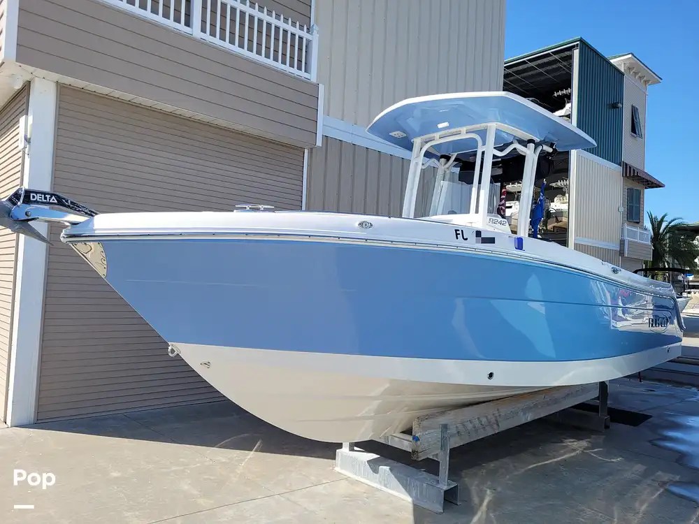 Robalo R242 Explorer Boat for sale in Tarpon Springs, FL for 120,000