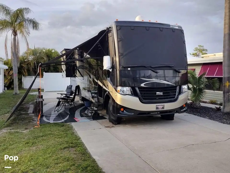 Bay Star Class A RV for sale in Estero, FL for 100,000 394913 Pop Sells