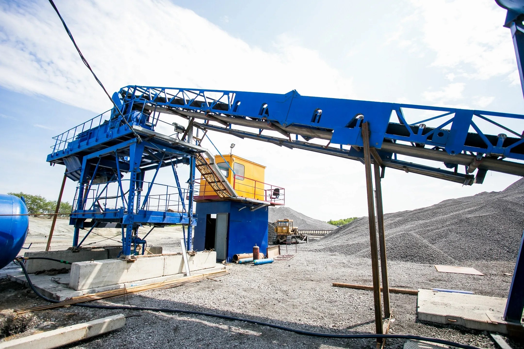 INDUSTRIAL RUBBER SPECIALTIES Conveyor Belting