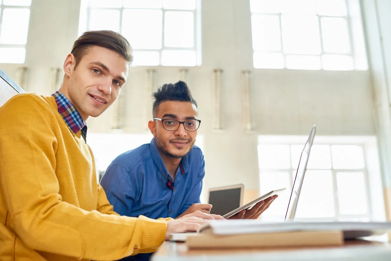 How to write a good college application to study abroad?