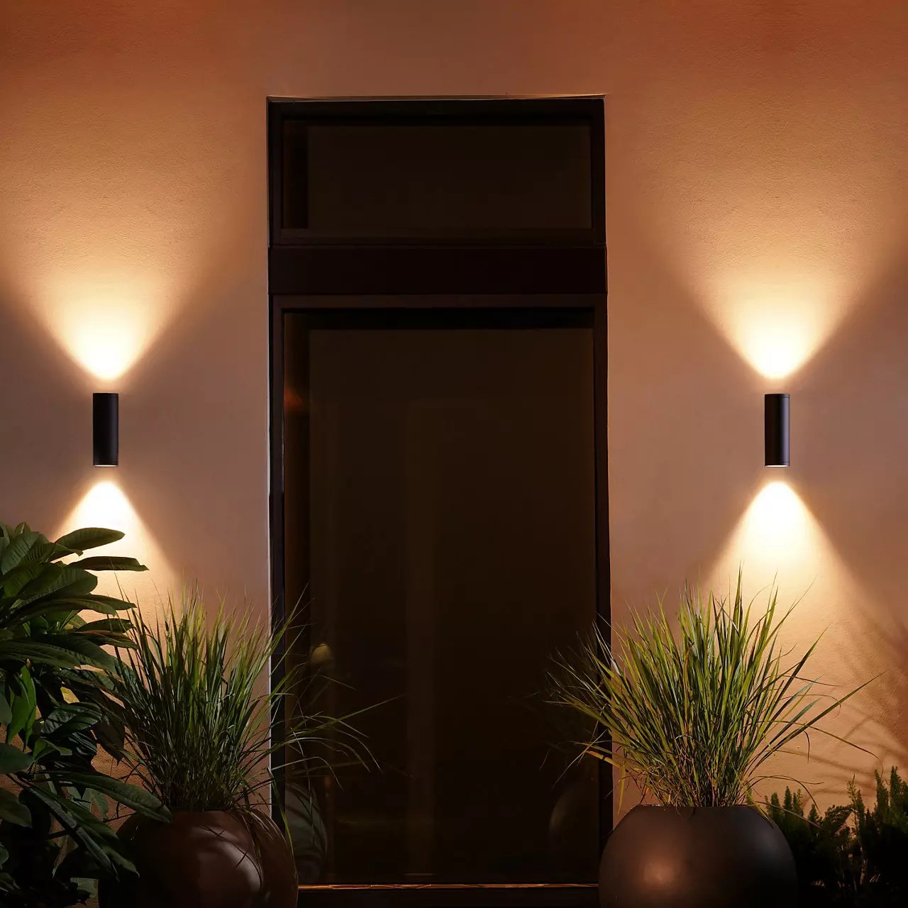 hue utebelysning Philips Hue Appear Utelampe Til Vegg 8W | Eldirekte