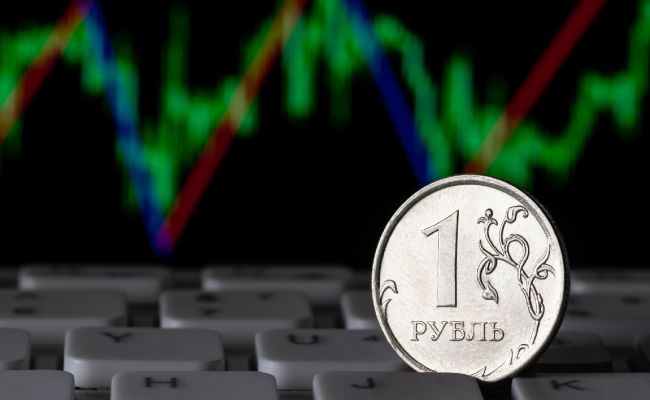 Действительный курс рубля к доллару, юаню и евро на 3 сентября