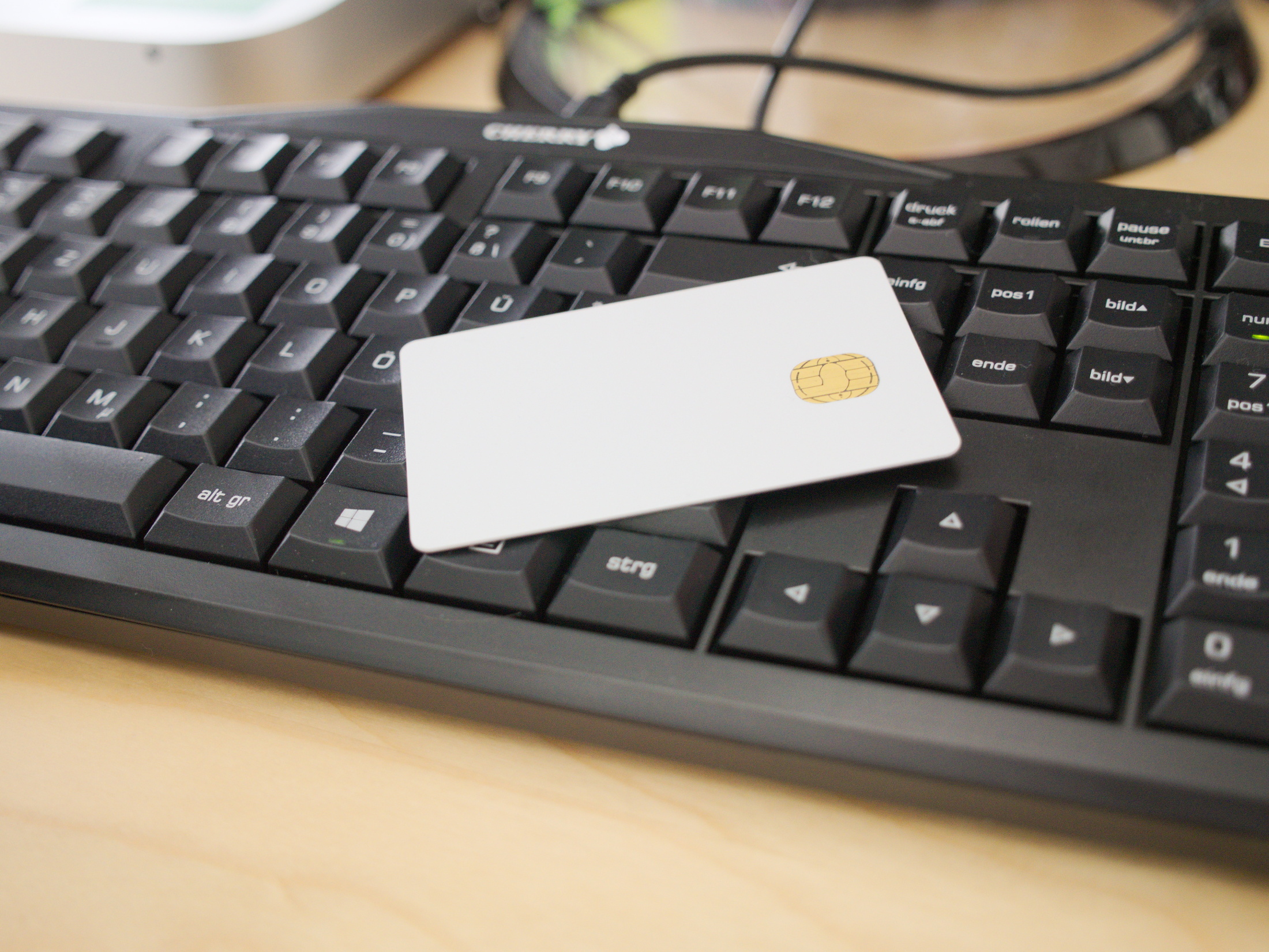 Vulnerabilities in smart card drivers open systems to attackers Help