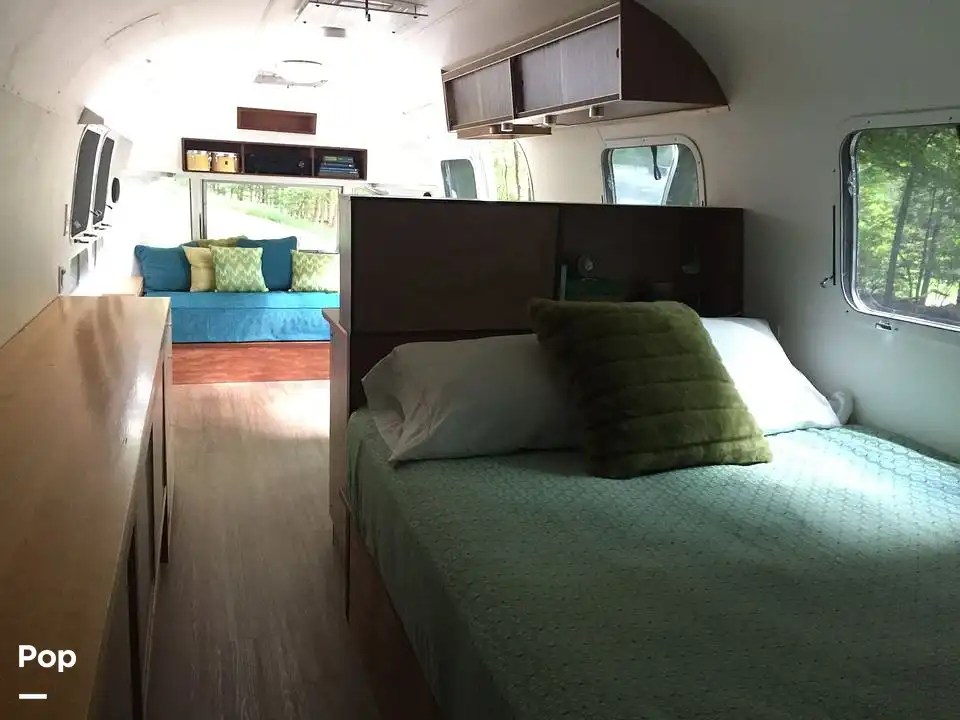 Sovereign Travel Trailer RV for sale in Kerhonkson, NY for 88,000